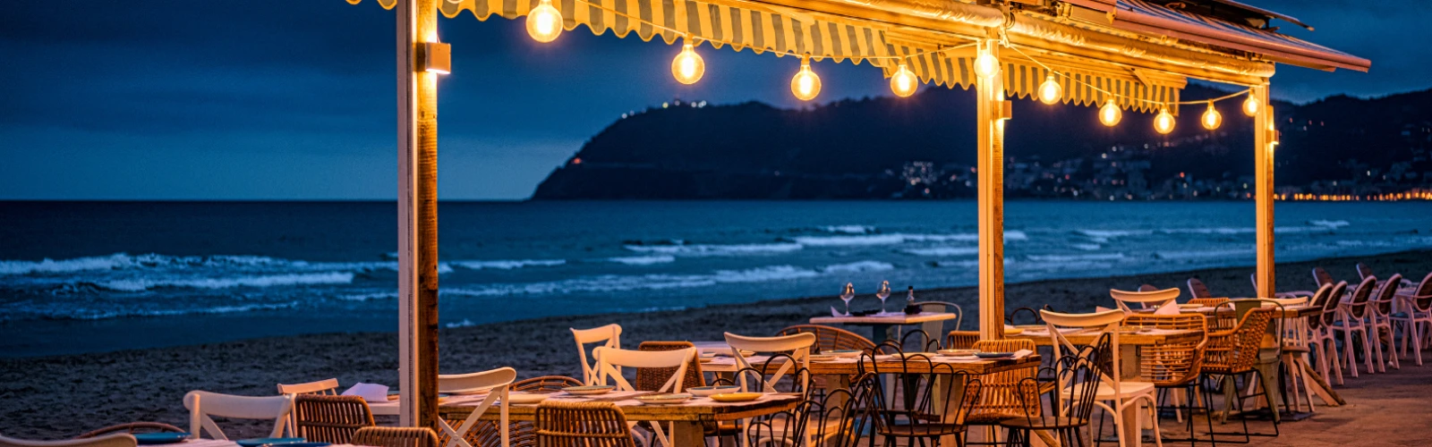 Where to Eat in Miami Beach: Top Restaurants & Rooftop Bars