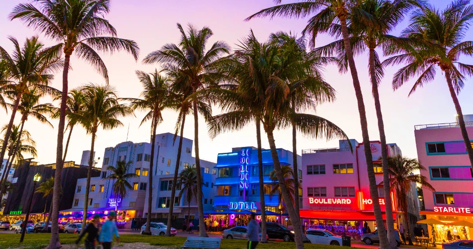 Explorando Miami Beach. Donde el glamour se encuentra con la brisa del océano.