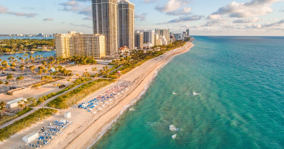 Explorando Miami Beach. Donde el glamour se encuentra con la brisa del océano.