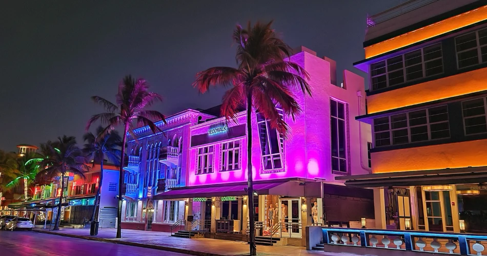 Explorando Miami Beach. Donde el glamour se encuentra con la brisa del océano.