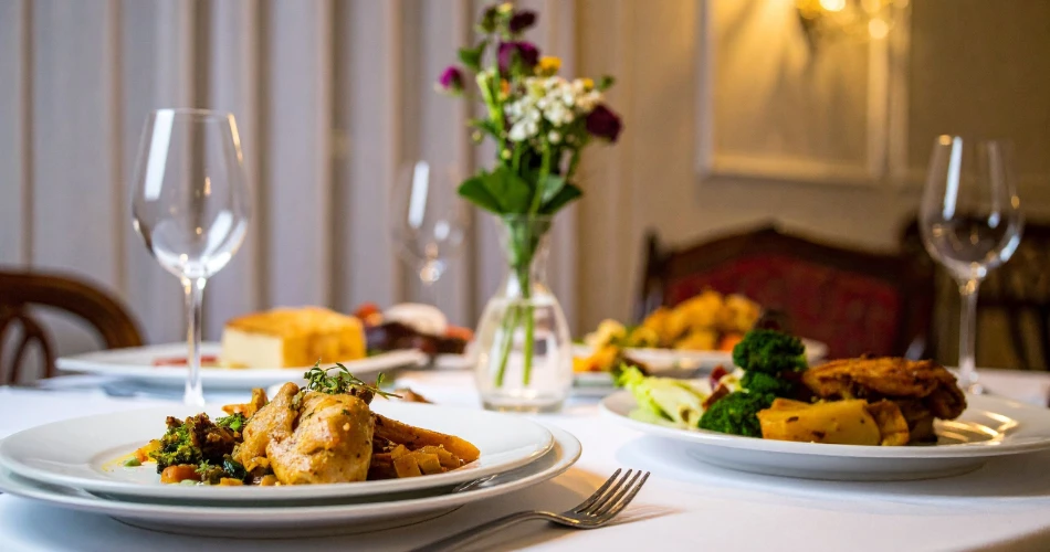 Where to Eat in Miami Beach: Top Restaurants & Rooftop Bars
