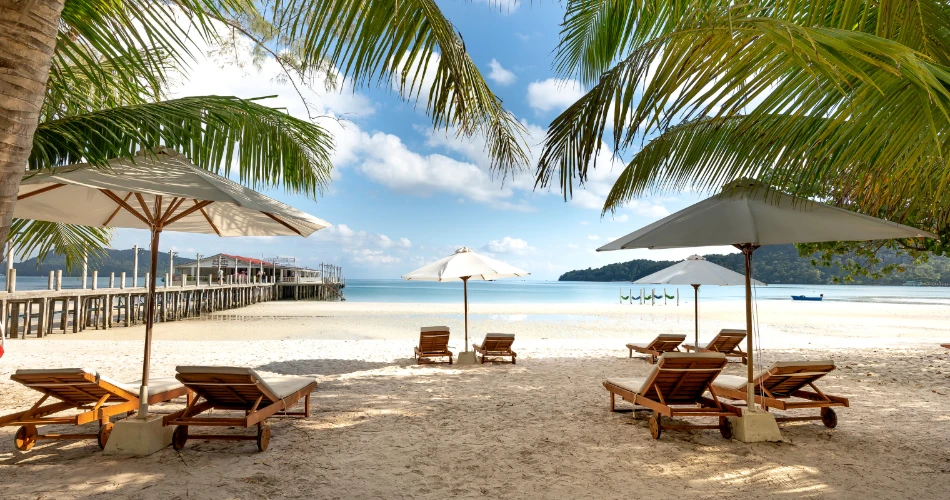 Miami Beach Nightlife Guide: Clubs, Lounges & Sunset Spots